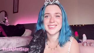 Babe fucked by a huge dick of an anal machine