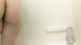 Eelet- Riding a Dildo and my Showerhead - A steamy solo bathroom session