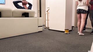 The delivery guy came to the house and was asked to eat cum