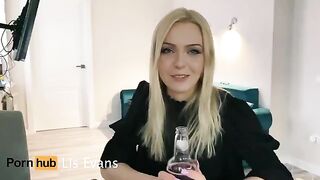 A beautiful neighbor came to visit and received a blowjob