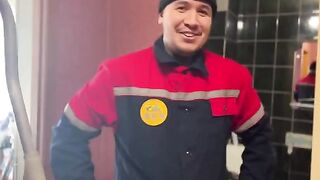 The girl was unfaithful to her husband at the locksmith's