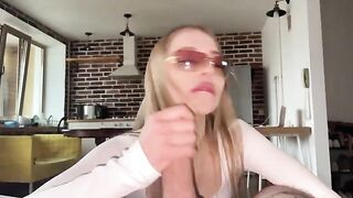 A pretty woman wears glasses to fuck with her boyfriend