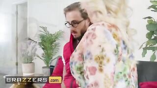 Hot MILF Morgan Taylor teaches Lucas Frost to kiss