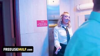 Hot bathroom attendant gives extra special treatment to club-goers in HD