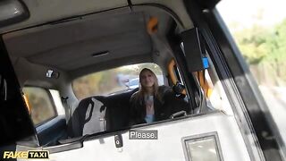Jayla De Angelis wraps her gloves around the cabbie's dick