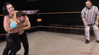Hot wresting with foot fetish and facesitting for Nadia White