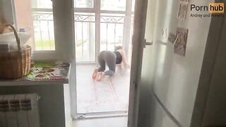 The stepmom was stranded on the balcony, so I came to her aid