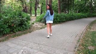 Babe fucks in the park and swallows the cum, showcasing Luna Roulette’s daring charm