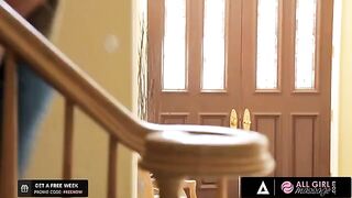Riley Reid helps her bestie Carter Cruise practice to become the best masseuse