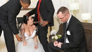 Payton Preslee gets her pussy smashed by BBC in a rough threesome