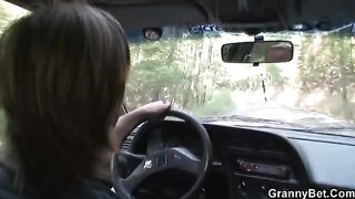 A hot granny is getting fucked after giving a blowjob on the road