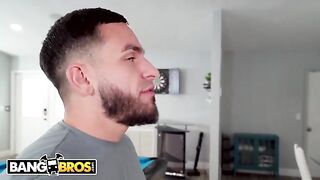 Couch warmer Peter Green gets a taste of PAWG Harley King’s booty