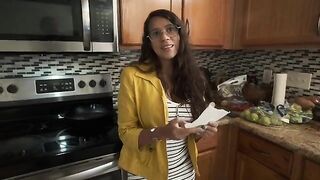 My nerdy stepmom squirts me off in the kitchen when my dad's not around