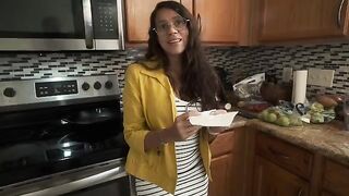 My nerdy stepmom squirts me off in the kitchen when my dad's not around