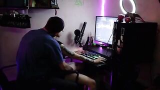 Gamer girl gets her pussy stuffed with cock while playing Destiny 2