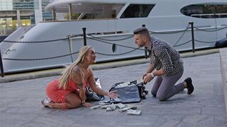 A British girl agreed to have sex with a stranger for a million dollars
