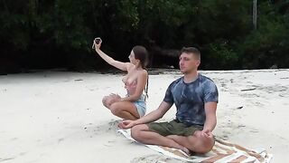 Beach meditation with a stranger who gave me an incredible blowjob
