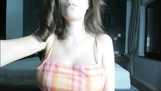 Pregnancy makes the tits of the girl even more appetizing