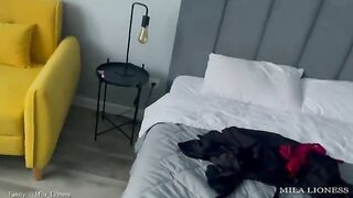 A sexy girl is ready to do anything for her beloved, even for a steamy session