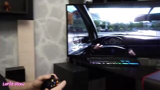 I distracted my BF playing video games with sex and rubbed his dick