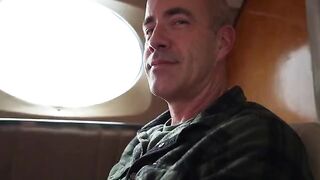 A real couple fucked on the plane and made a creampie