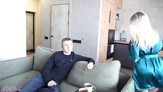 A girl introduced her boyfriend to her mother, who taught him to have sex