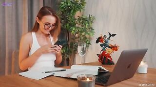 Squirt and Spanish lesson with a hot solo girl