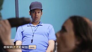 The coach used Chanel Preston’s pussy to prepare Davin King for the match