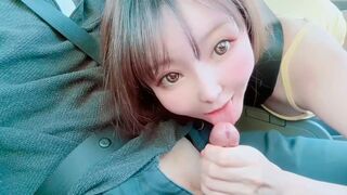 A juicy girl got fucked in the car and squirted dick