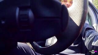 Amateur cock sucking with Italian dialogue that doesn't make sense