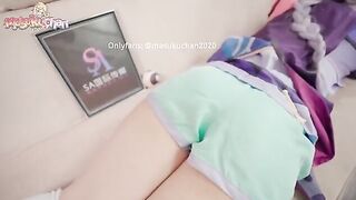 Qiqi's thick thighs get a lewd massage and her pussy gets cum