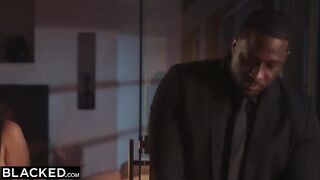 Daddy out of town, Jennie gets wild with a big BBC in intense action