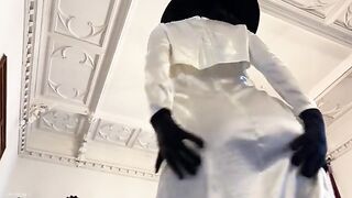 Resident Evil Village cosplay with tall and busty woman