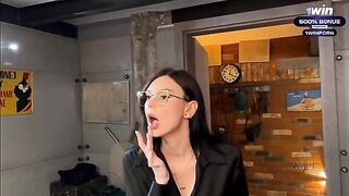 Guy spied on hot stepmom Eva Soda in the shower