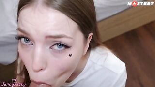 The delivery girl was fucked by a random stranger after receiving a package