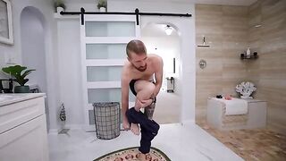 Step bro hides in bathtub, surprises hot step sis
