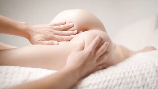 Massage and fingering with a happy ending by a talented hand
