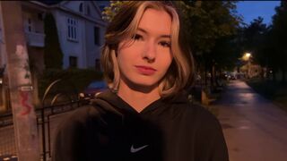 An 18-year-old girl gets fucked by a rich guy on the first date