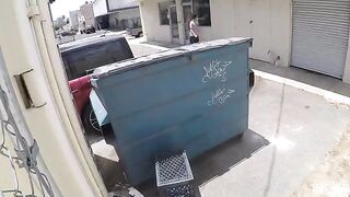 The guy didn’t think that behind the garbage tank he would be photographed during intimacy