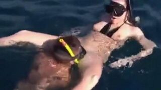 Two aqua-analists fucked at the bottom of the sea