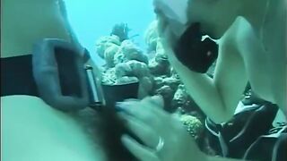 A man fucks a hairy girl in the pool underwater