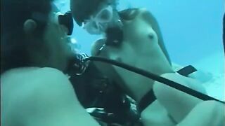 A man fucks a hairy girl in the pool underwater