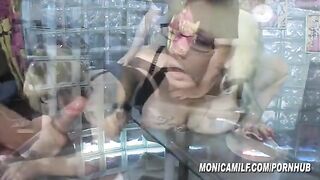 A mature woman planted her man’s cock in her pussy