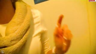 A girl sucks a stranger’s cock in the toilet