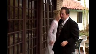 The bride is fucking with her new husband's friend
