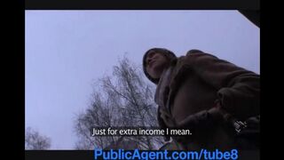 A girl agreed to have sex for money with a stranger on the street