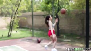 A cute girl gave a sexy gift to her basketball player boyfriend