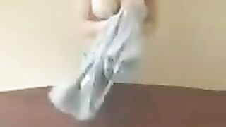 The chick with big milking is giving a master class