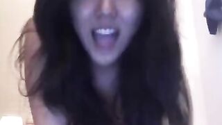 An Asian girl who loves to masturbate on camera was caught in action