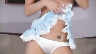 A cute girl with a perfect body has an amazing solo session